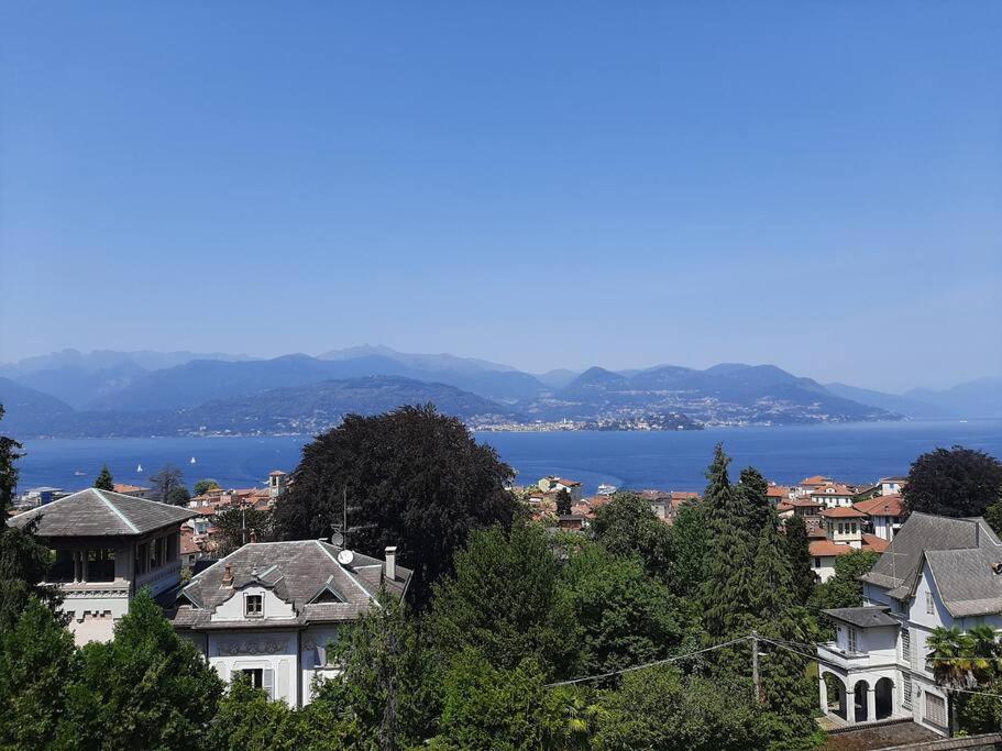 Apartment La Finestra Sul - In Con Vista E Posto Auto Coperto Stresa